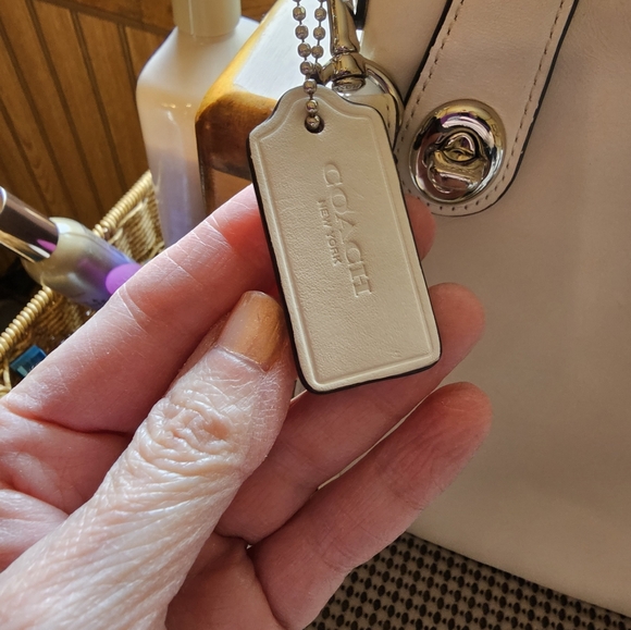 Coach White Leather Pouch Snoopy X Rare - Picture 11 of 14